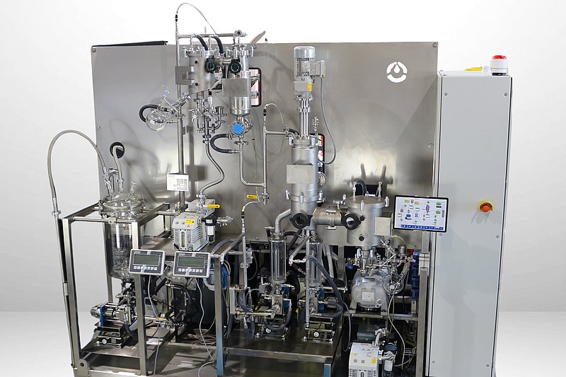 Configuration Example: KD10/15 Pilot Plant for Short-Path Distillation with V-Tab Tablet Control, Suction Lance & Roots Pump